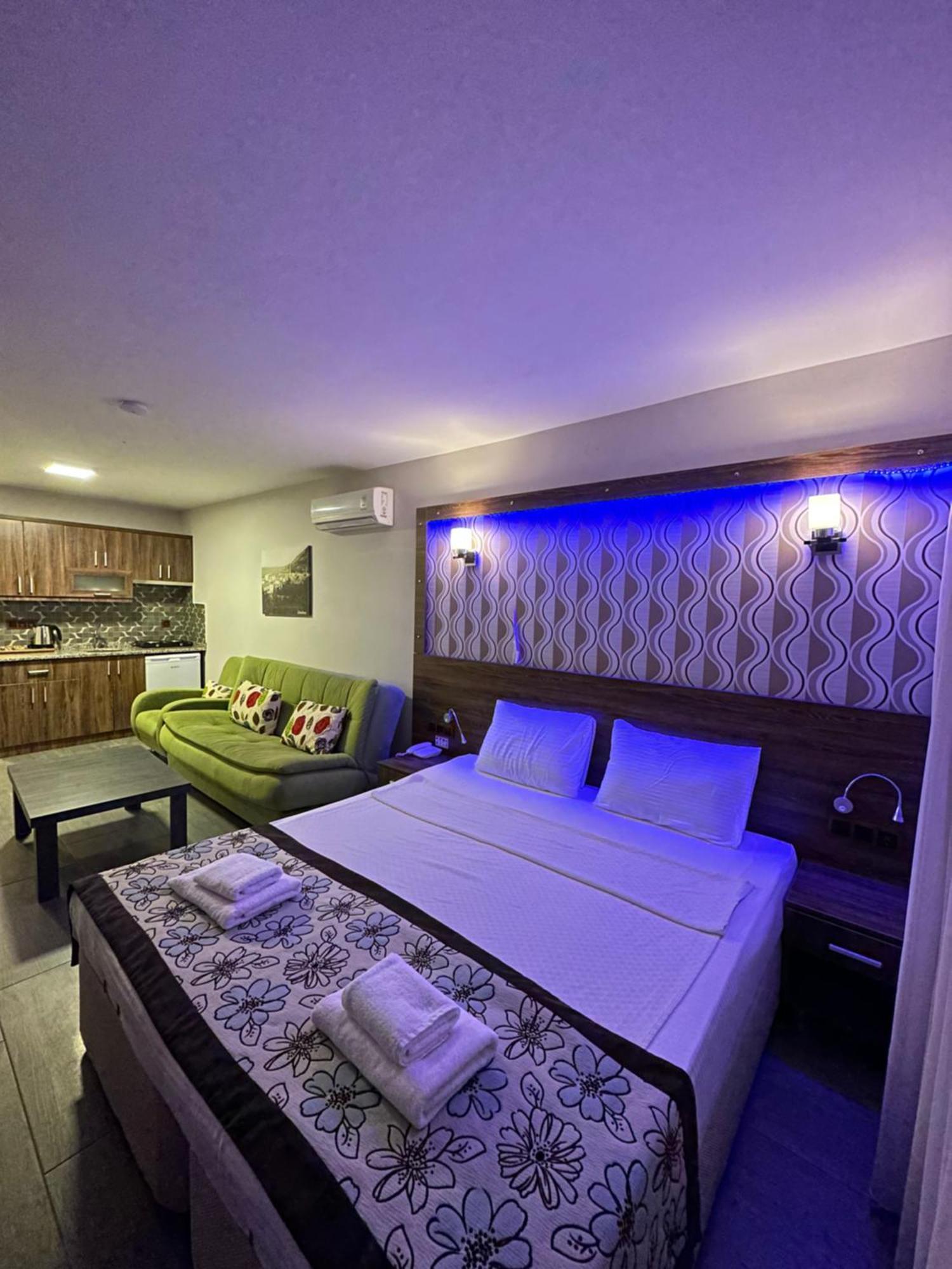Dolphin Apart Otel