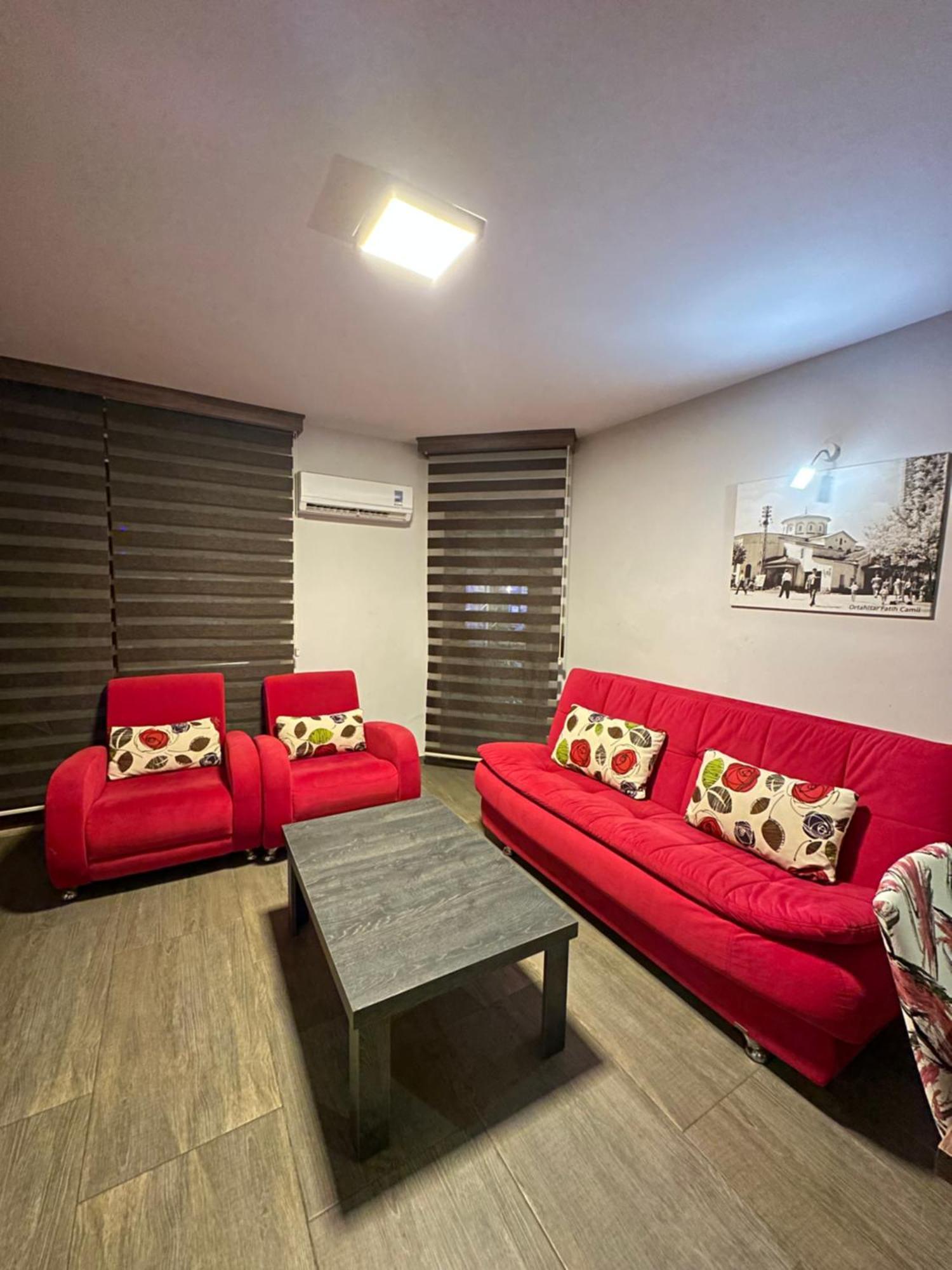 Dolphin Apart Otel 3*