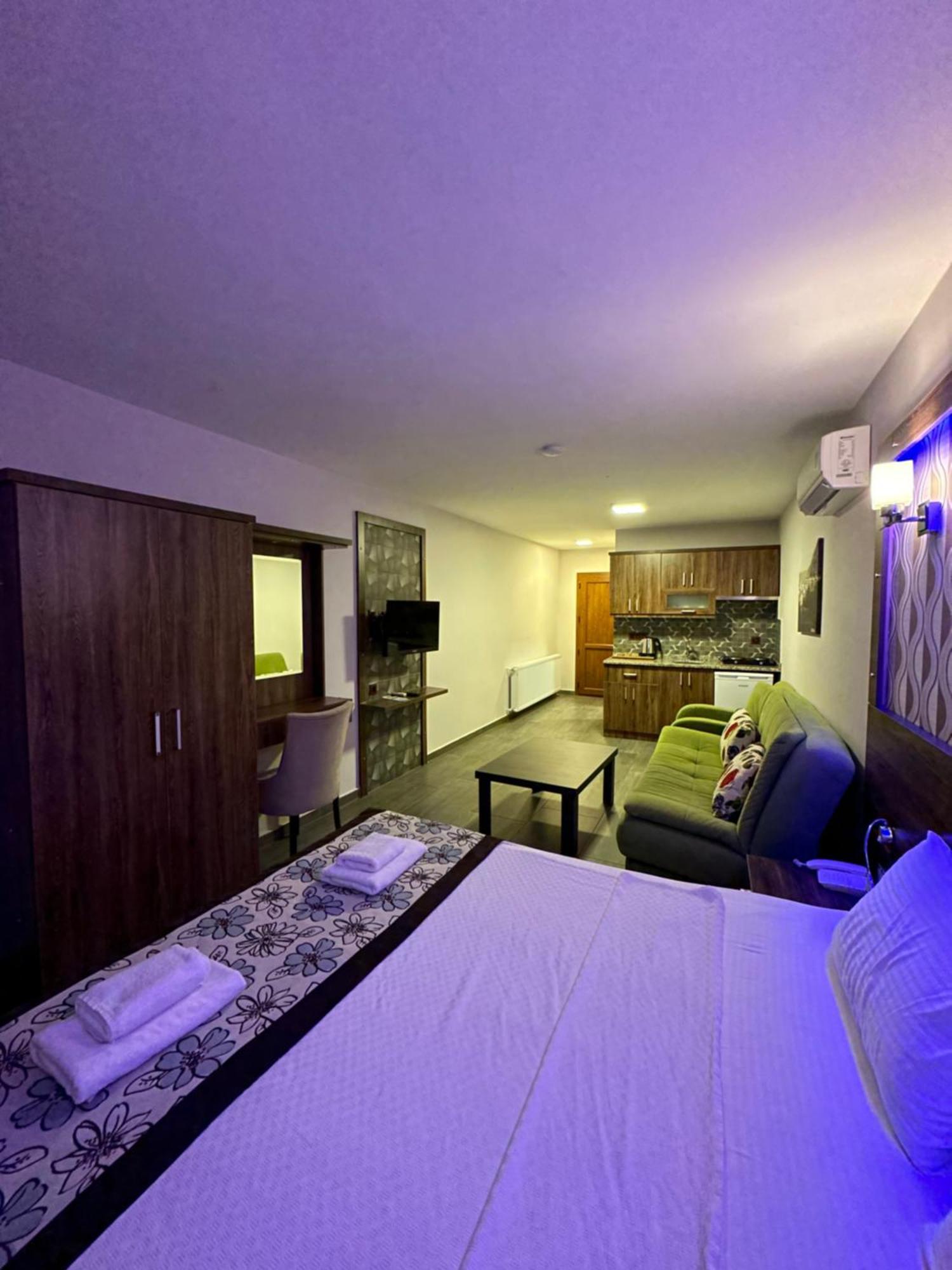 Apart Otel Dolphin Sarıgerme