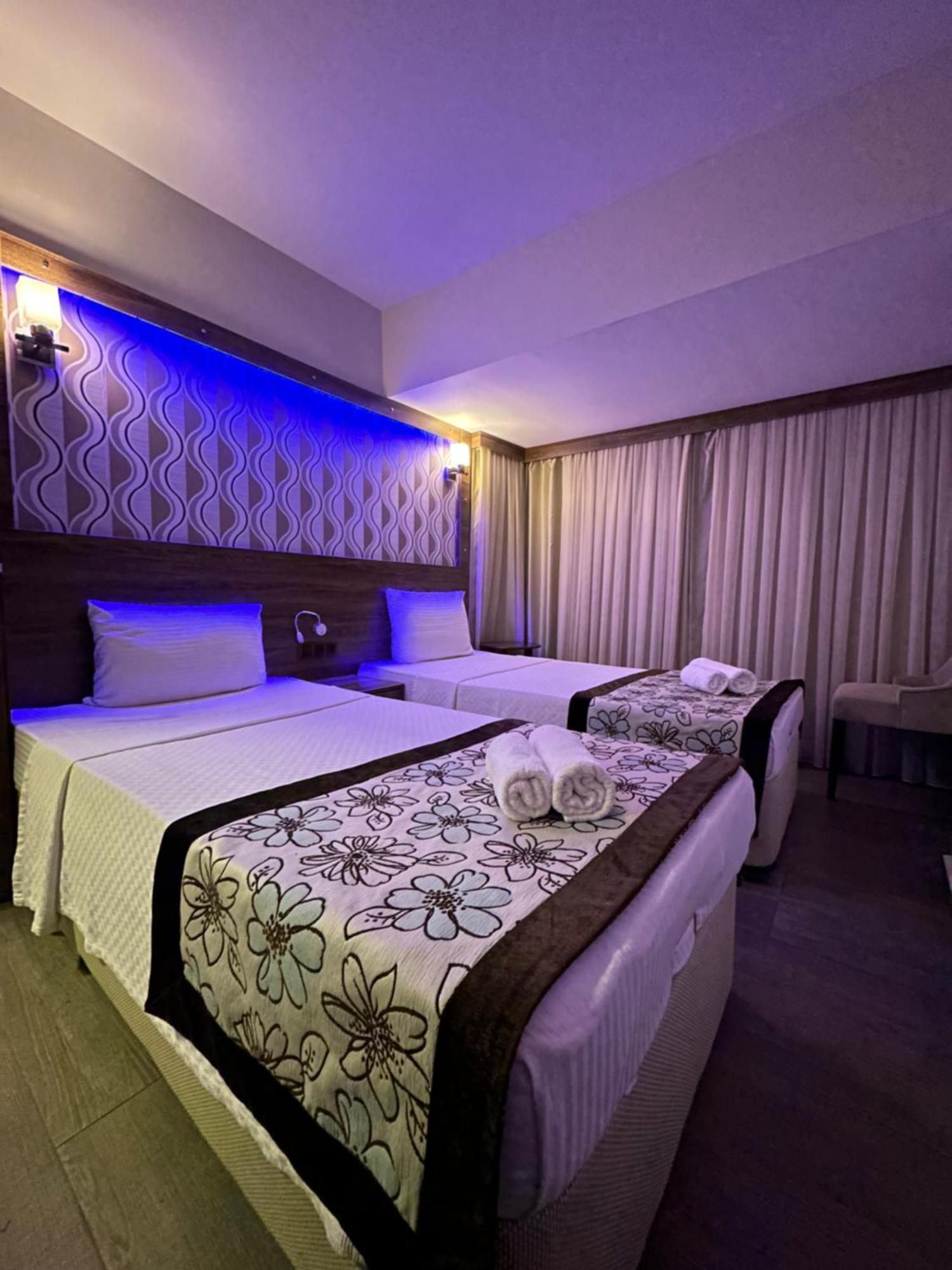 Dolphin Apart Otel